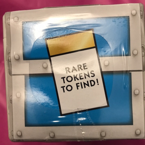 MONOPOLY SURPRISE
Exclusive Collectible Community Chest - Picture 5 of 5